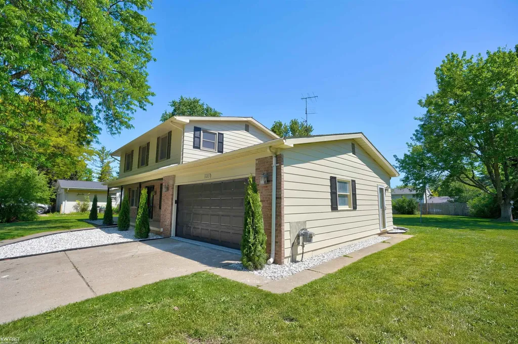 3183 Bridle Path Flint Charter Township MI 48507