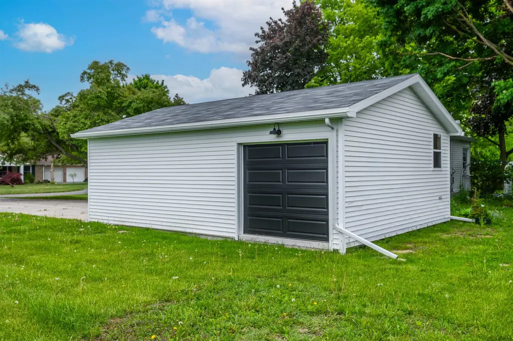 4100 Weiss Street Saginaw Charter Township MI 48603
