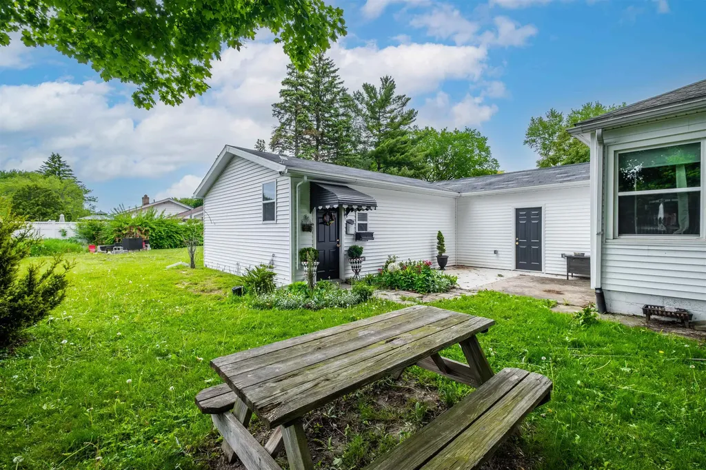 4100 Weiss Street Saginaw Charter Township MI 48603