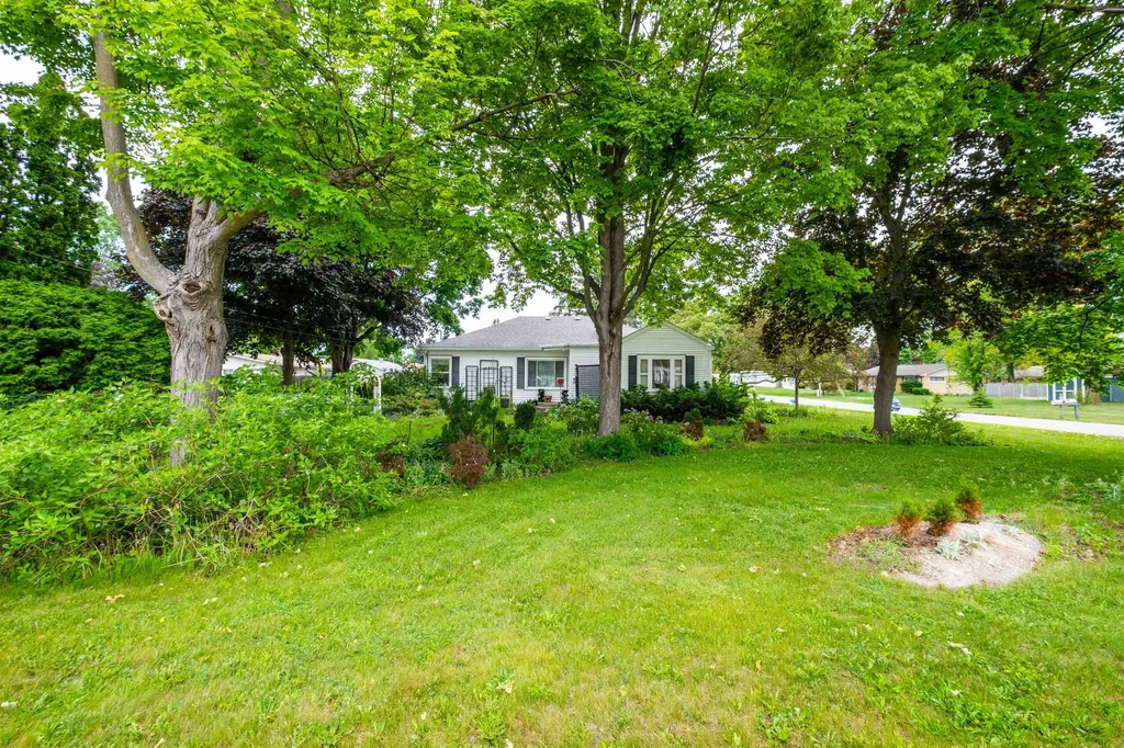 4100 Weiss Street Saginaw Charter Township MI 48603