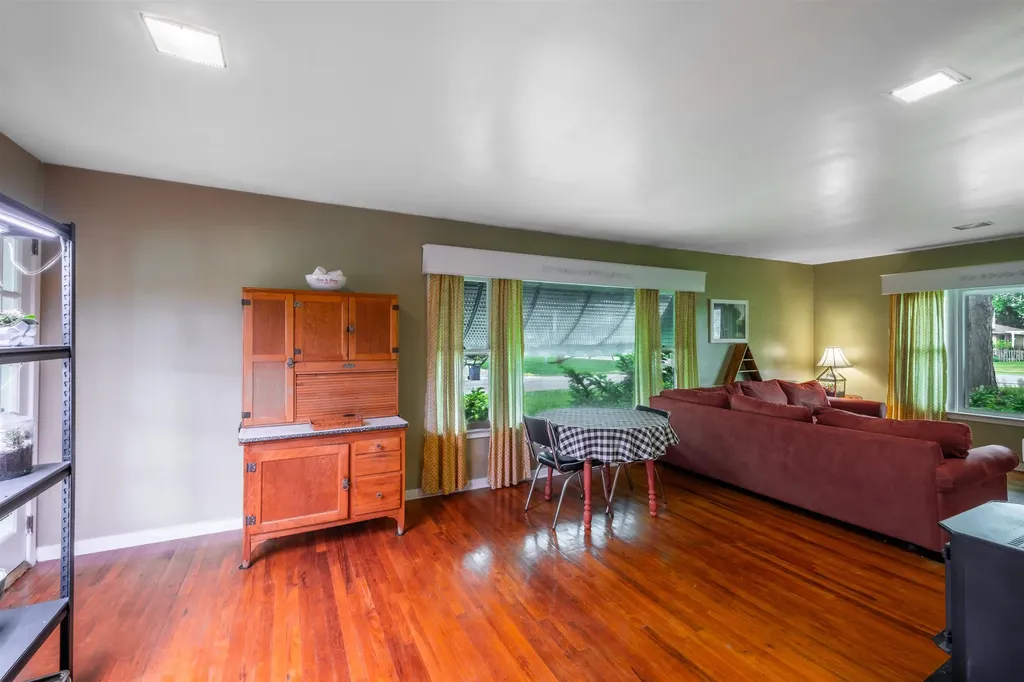 4100 Weiss Street Saginaw Charter Township MI 48603
