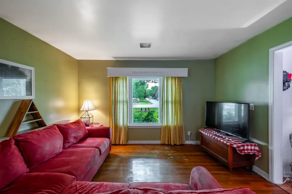 4100 Weiss Street Saginaw Charter Township MI 48603