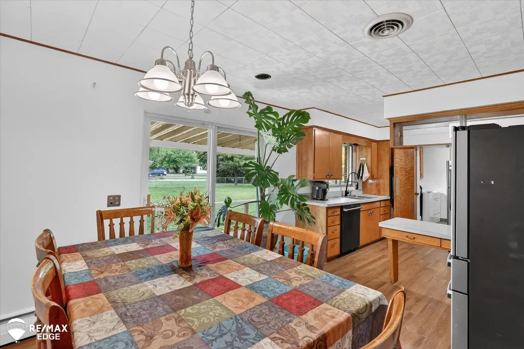 2809 S Outer Drive Buena Vista Charter Township MI 48601