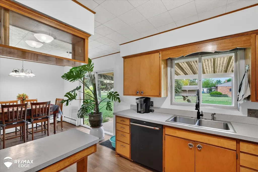 2809 S Outer Drive Buena Vista Charter Township MI 48601