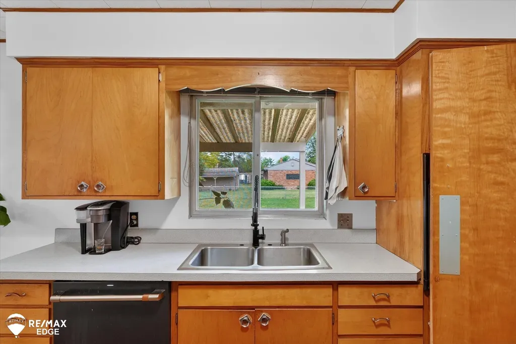 2809 S Outer Drive Buena Vista Charter Township MI 48601
