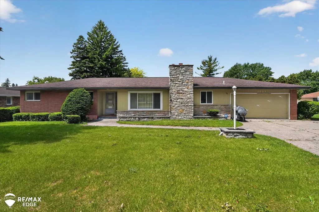 2809 S Outer Drive Buena Vista Charter Township MI 48601