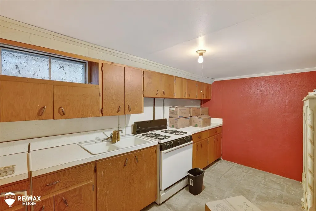 2809 S Outer Drive Buena Vista Charter Township MI 48601