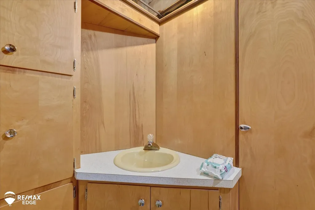 2809 S Outer Drive Buena Vista Charter Township MI 48601