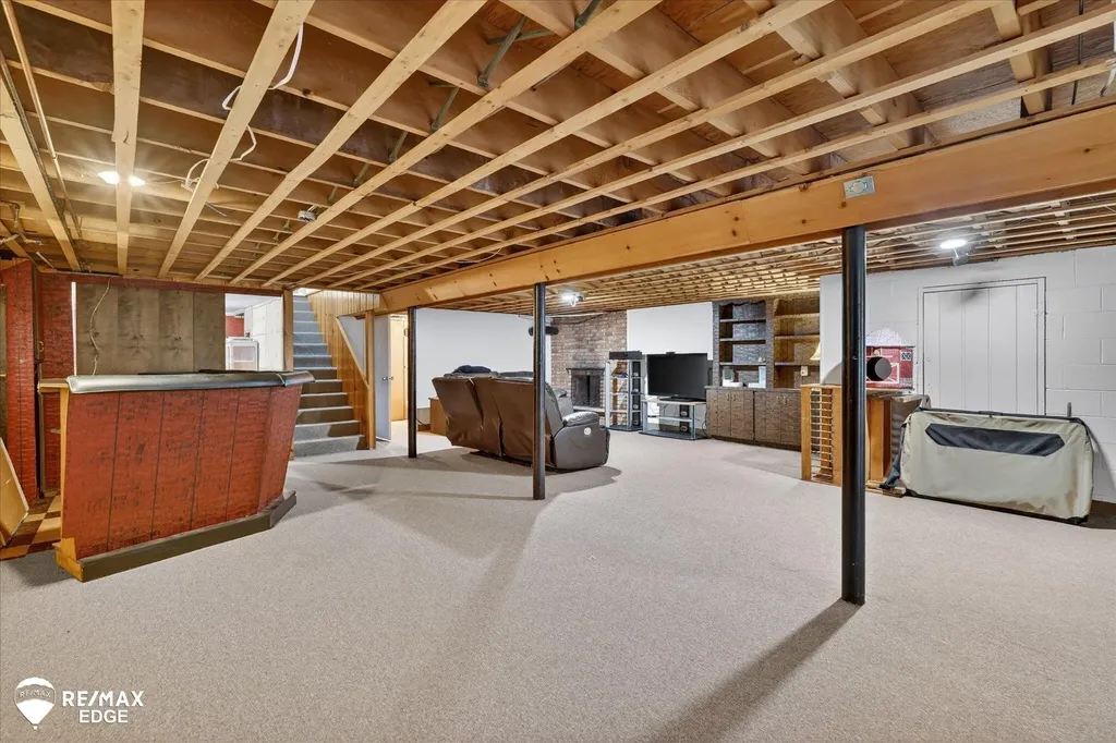 2809 S Outer Drive Buena Vista Charter Township MI 48601