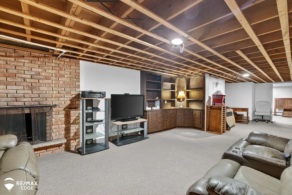 2809 S Outer Drive Buena Vista Charter Township MI 48601