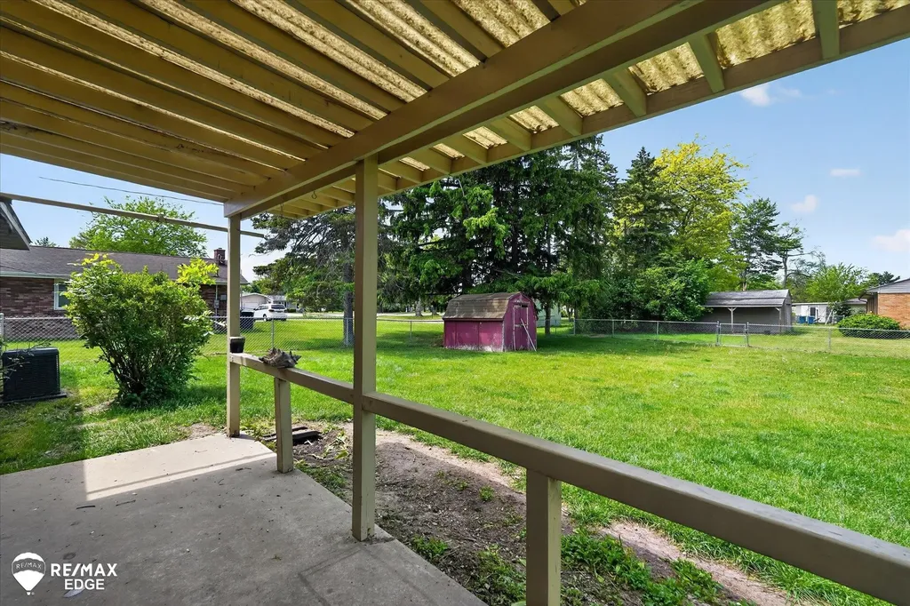 2809 S Outer Drive Buena Vista Charter Township MI 48601
