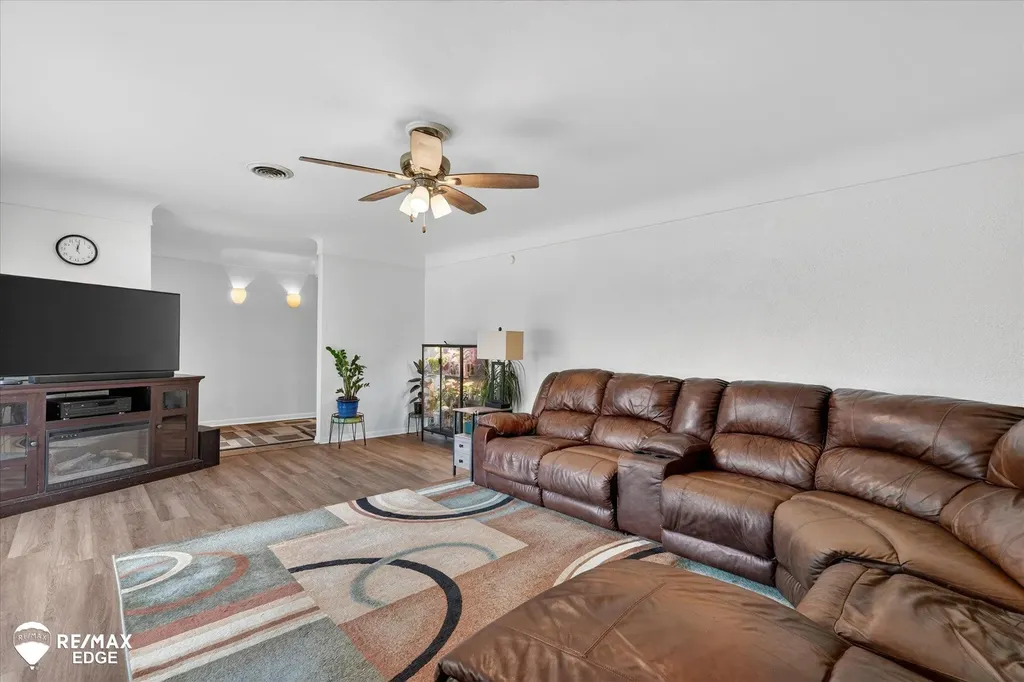 2809 S Outer Drive Buena Vista Charter Township MI 48601