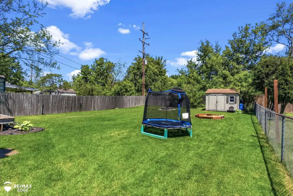 6428 Saline Drive Waterford Charter Township MI 48329