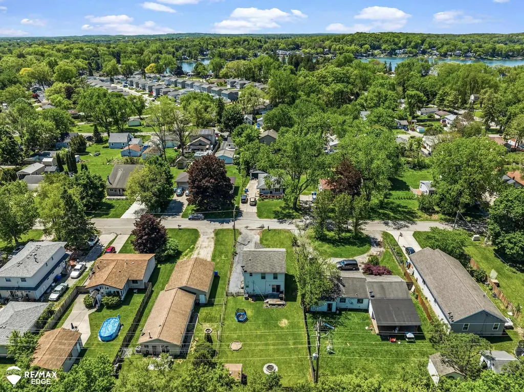 6428 Saline Drive Waterford Charter Township MI 48329