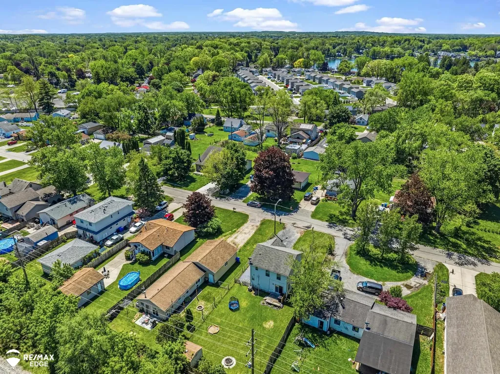 6428 Saline Drive Waterford Charter Township MI 48329
