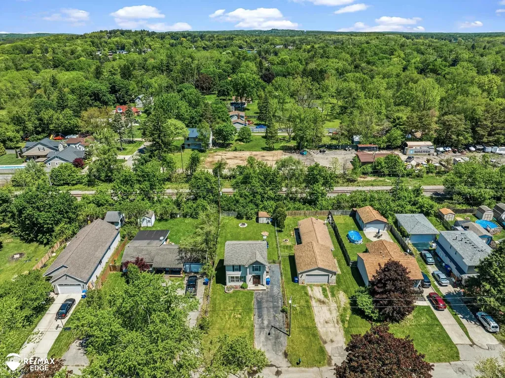 6428 Saline Drive Waterford Charter Township MI 48329