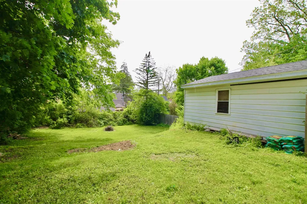 1029 N Chevrolet Road Flint City MI 48504