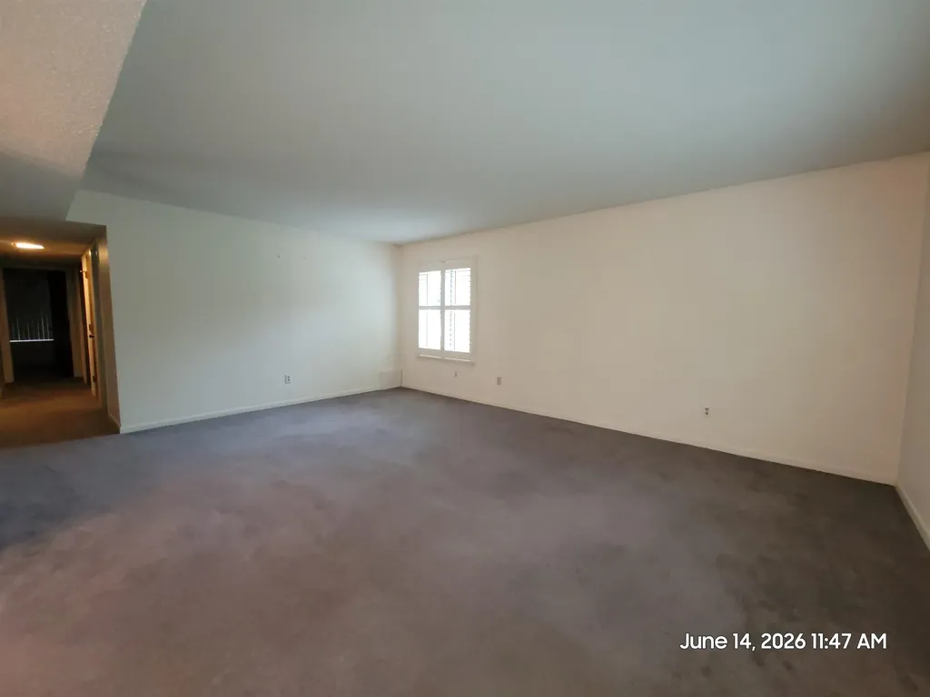 1048 Grenoble Lane Lansing City MI 48917