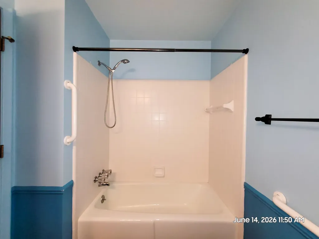 1048 Grenoble Lane Lansing City MI 48917