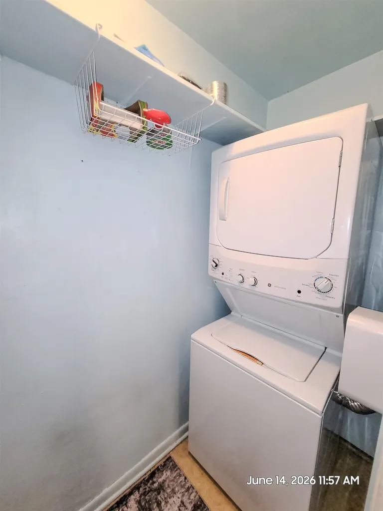 1048 Grenoble Lane Lansing City MI 48917