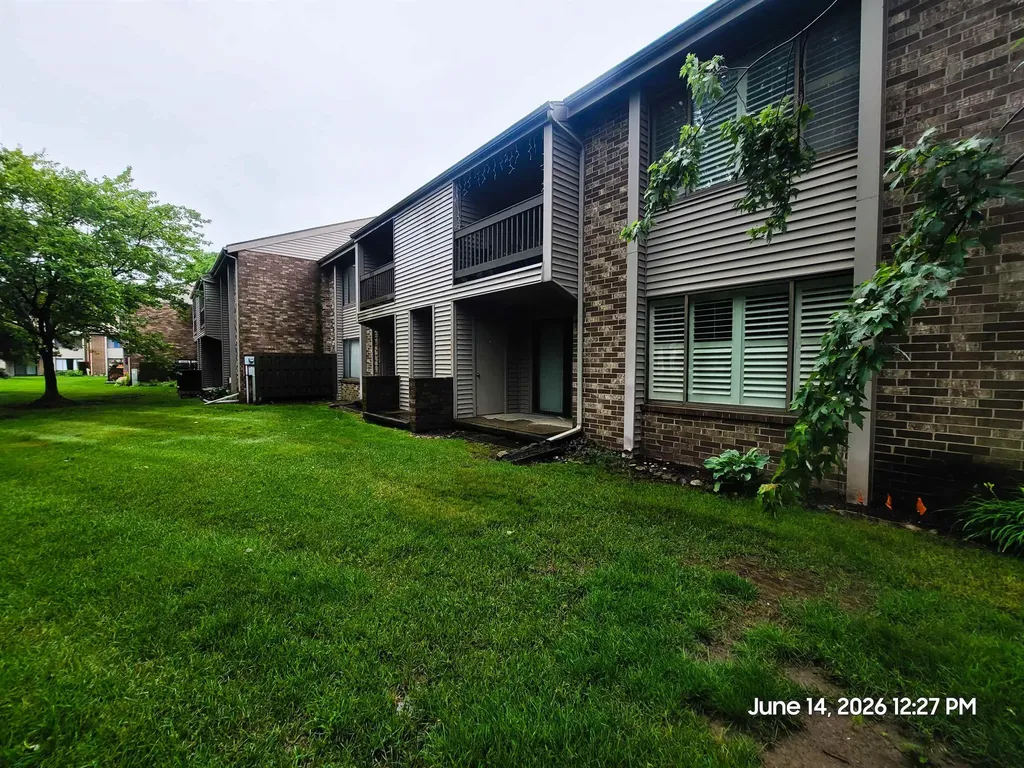 1048 Grenoble Lane Lansing City MI 48917