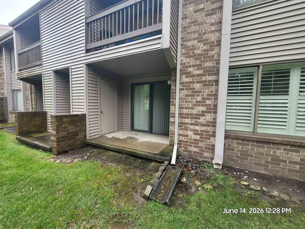 1048 Grenoble Lane Lansing City MI 48917