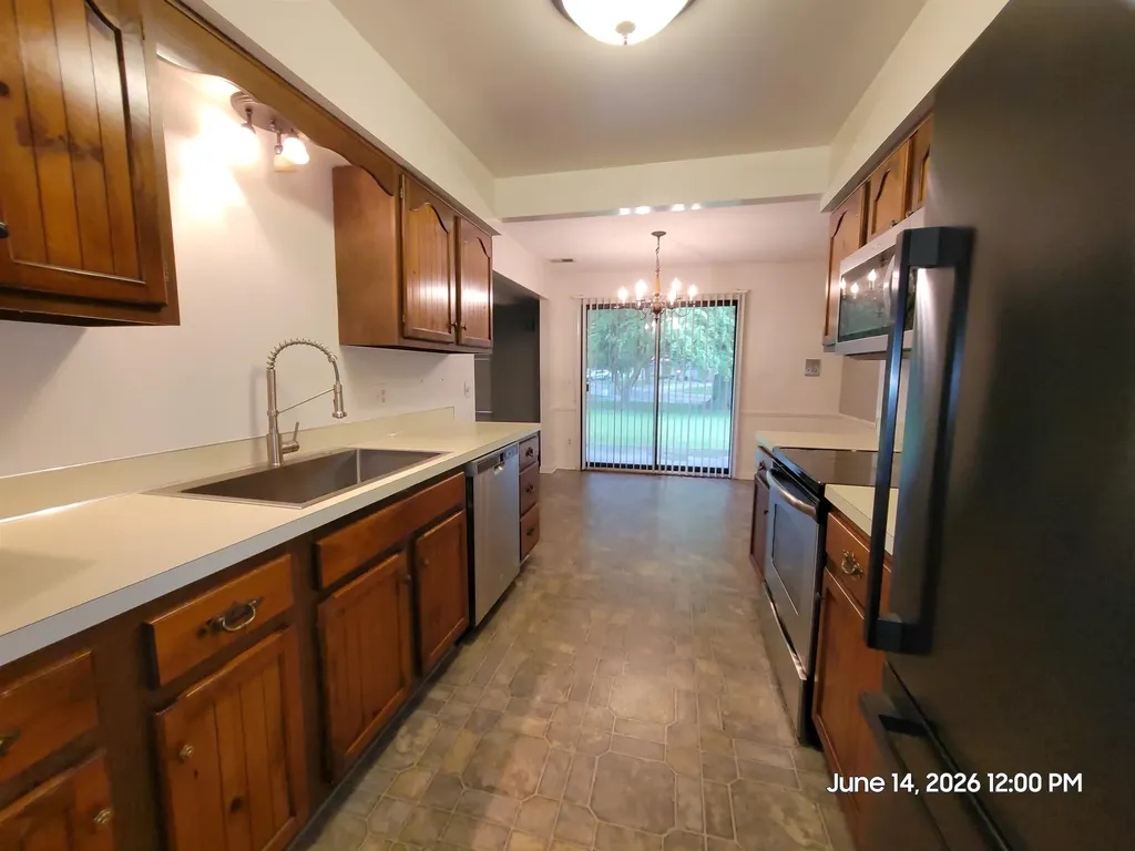 1048 Grenoble Lane Lansing City MI 48917