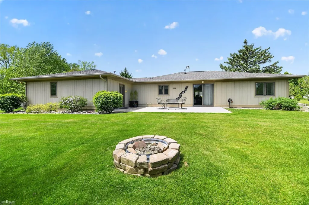 1012 Wood Court Owosso City MI 48867