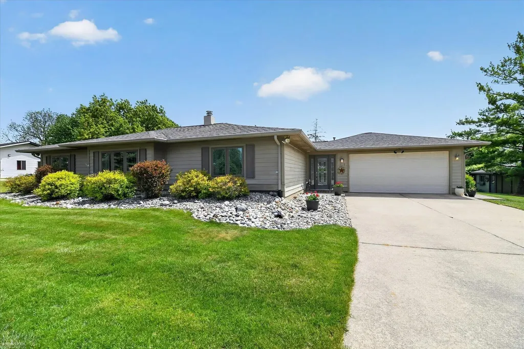 1012 Wood Court Owosso City MI 48867