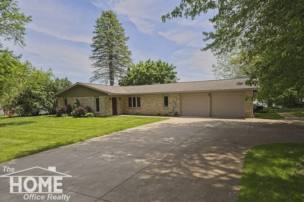 4879 Mohican Trail Bennington Township MI 48867