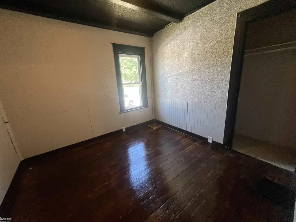 2222 Francisco Street Flint Charter Township MI 48433