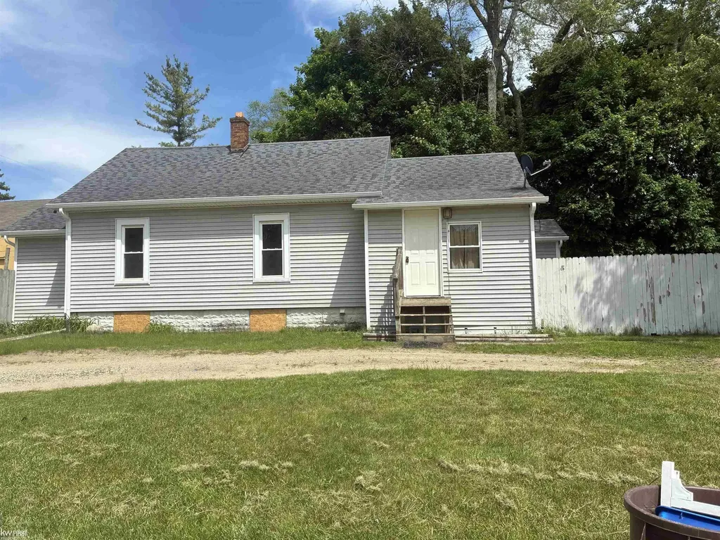 2222 Francisco Street Flint Charter Township MI 48433