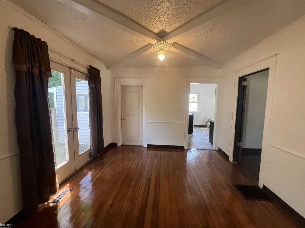 2222 Francisco Street Flint Charter Township MI 48433
