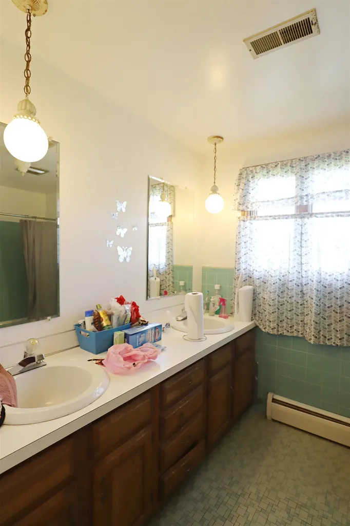 1047 Western Hills Drive Flint Charter Township MI 48532