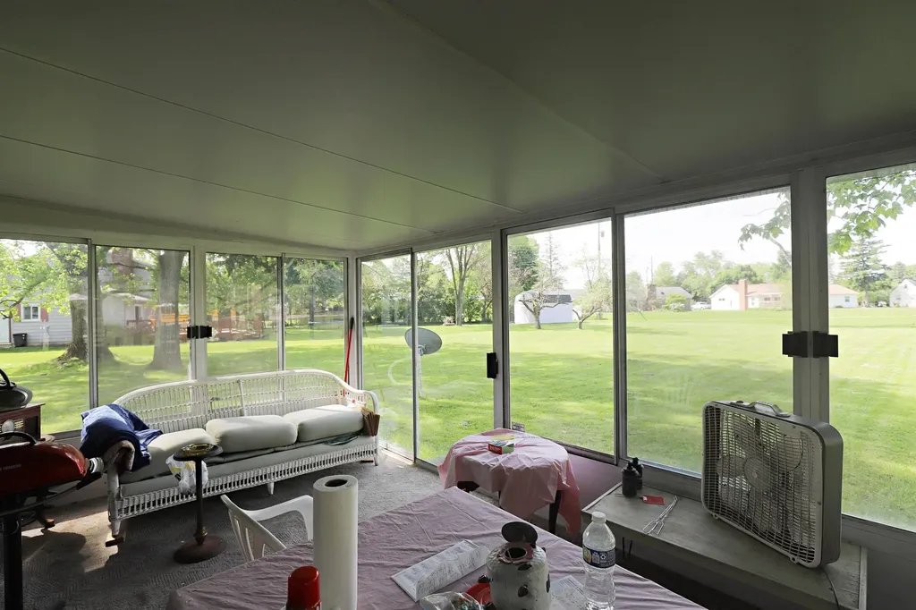 1047 Western Hills Drive Flint Charter Township MI 48532