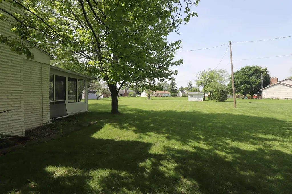 1047 Western Hills Drive Flint Charter Township MI 48532
