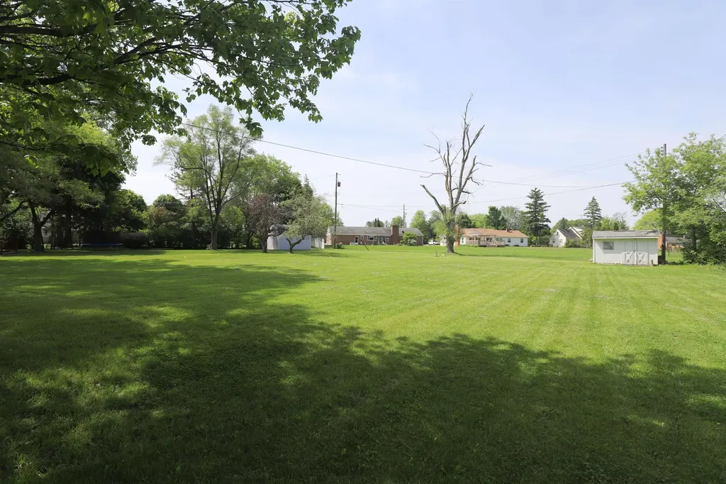 1047 Western Hills Drive Flint Charter Township MI 48532