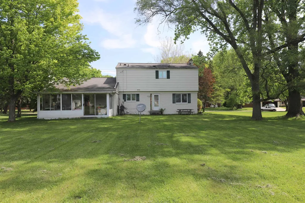 1047 Western Hills Drive Flint Charter Township MI 48532