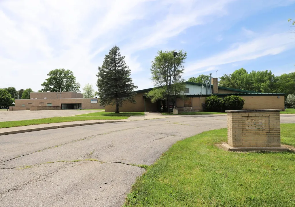 900 Oak Street Lennon Village MI 48449