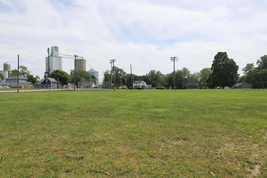 900 Oak Street Lennon Village MI 48449