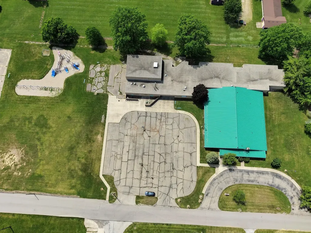 900 Oak Street Lennon Village MI 48449