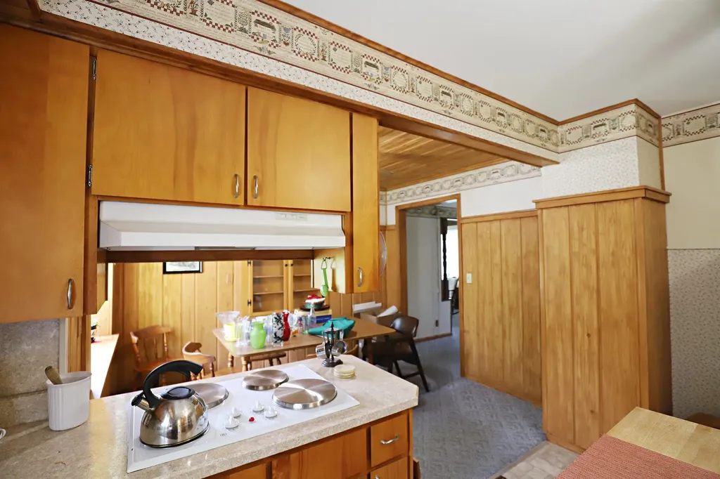 536 Warren Avenue Flushing City MI 48433
