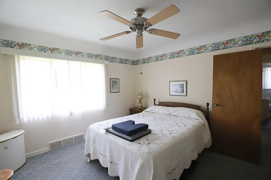 536 Warren Avenue Flushing City MI 48433