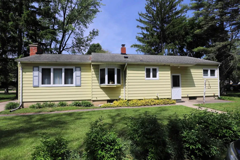 536 Warren Avenue Flushing City MI 48433
