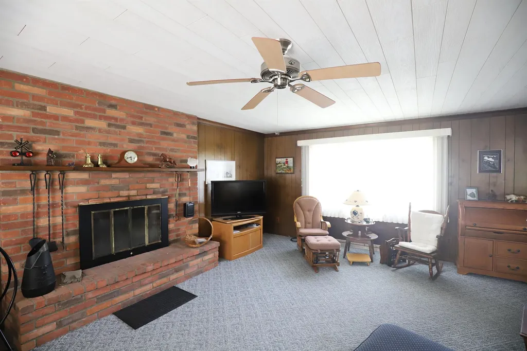 536 Warren Avenue Flushing City MI 48433