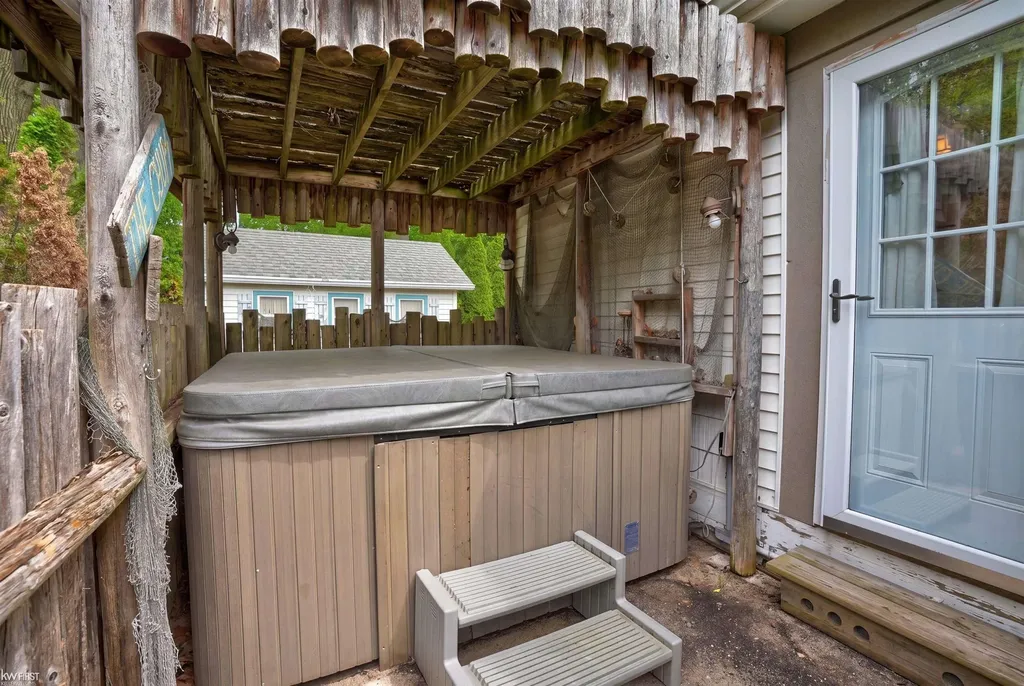 5311 Crestwood Drive Grand Blanc Charter Township MI 48439
