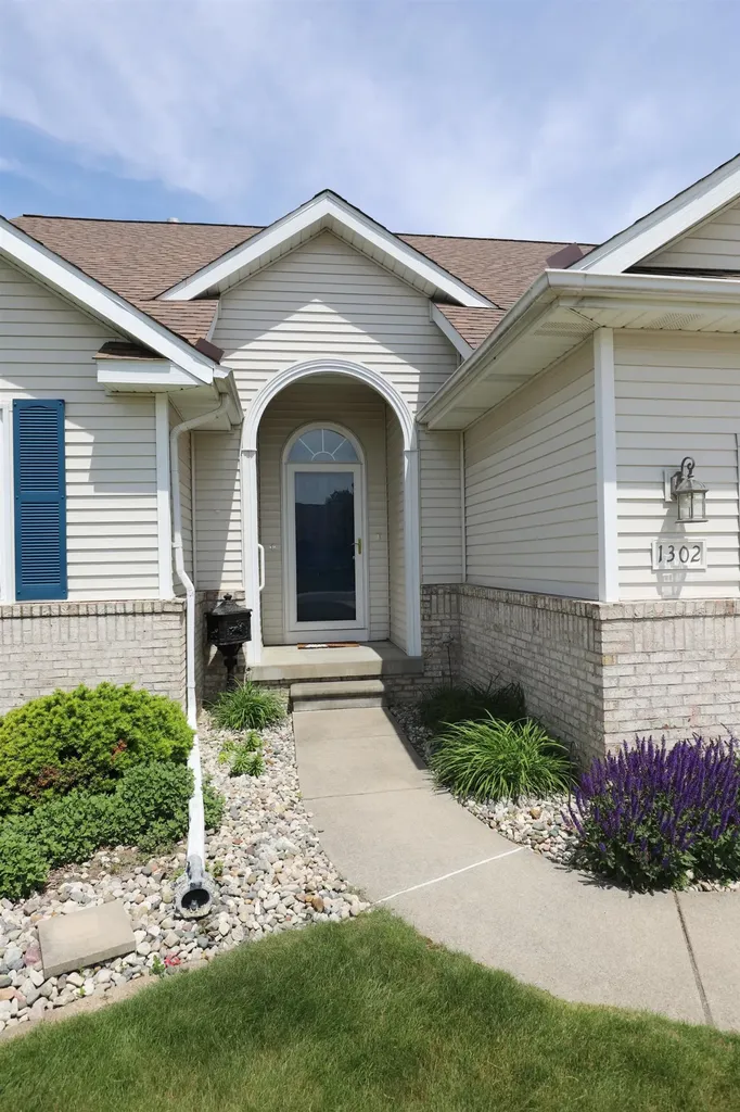 1302 Brenner Pass Vienna Charter Township MI 48420