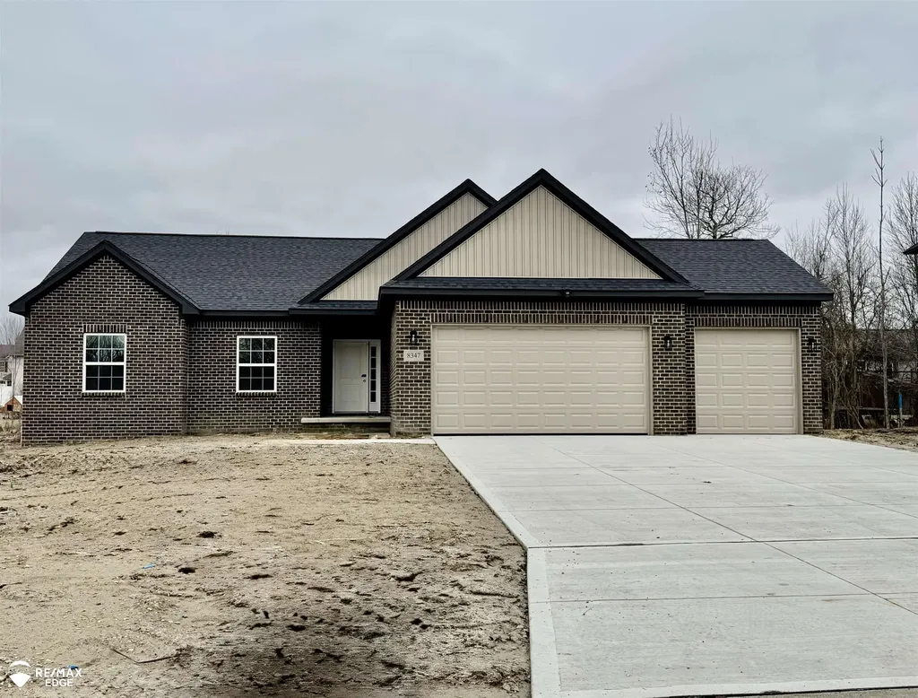 8329 Peninsula Circle Mundy Township MI 48439