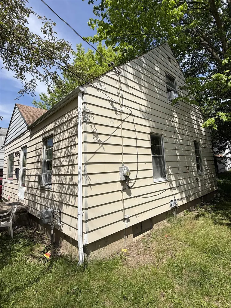 4026 Race Street Flint City MI 48504