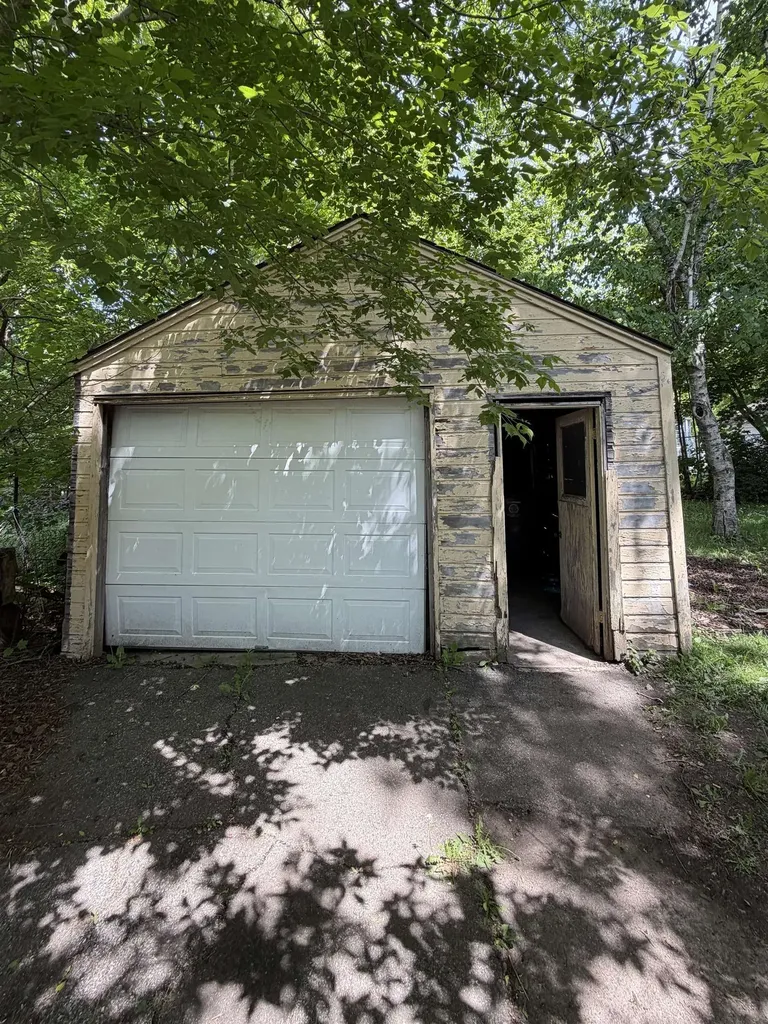 4026 Race Street Flint City MI 48504